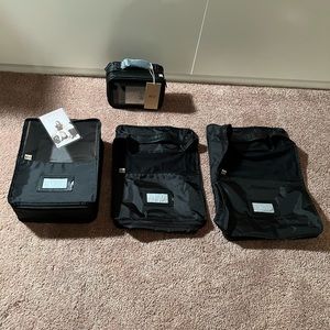 Beis travel accessories in blk: On the go essential case / 3 piece travel cubes